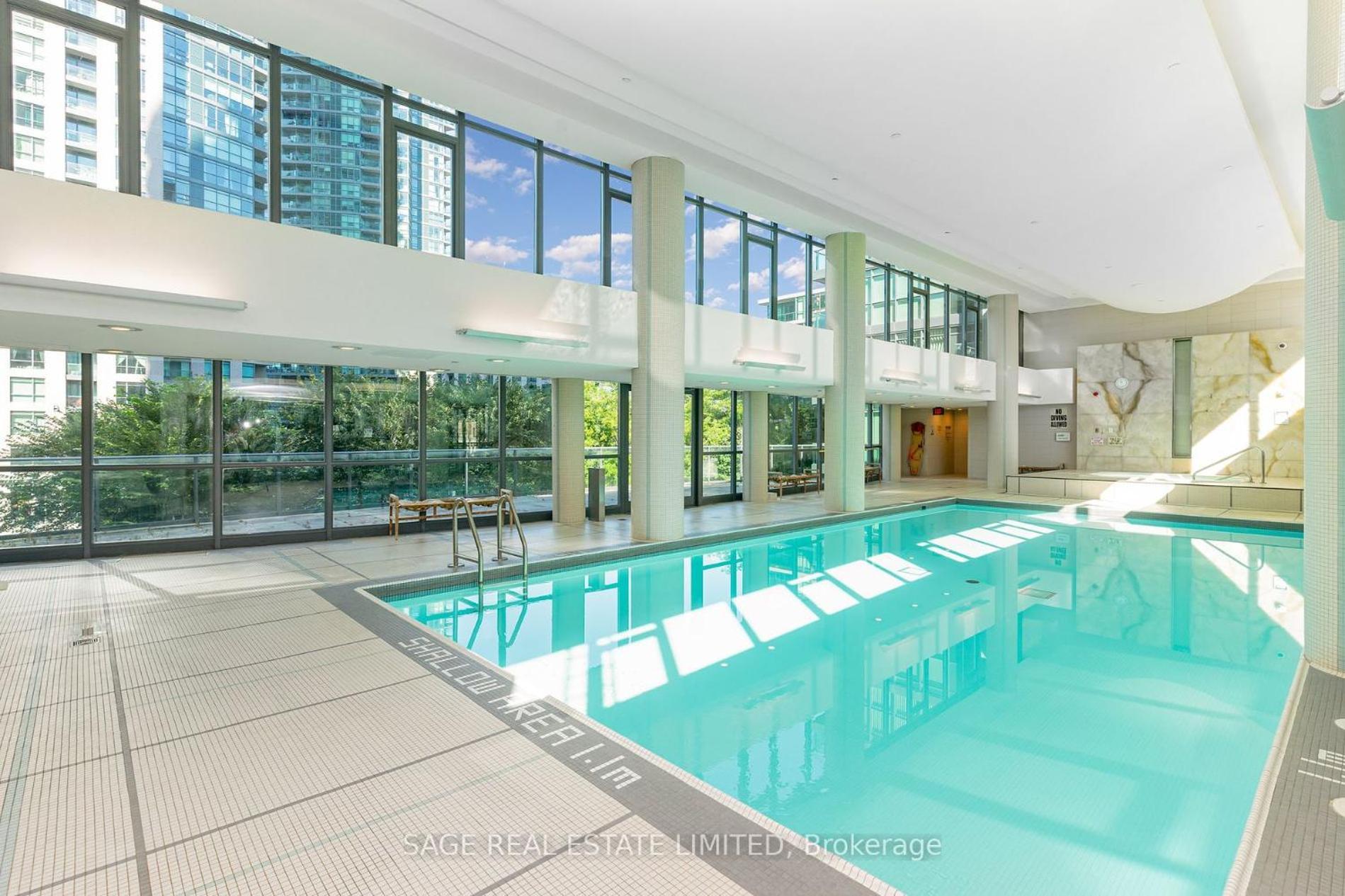 2 Bedroom Waterfront Condo Downtown W/ Free Parking تورونتو المظهر الخارجي الصورة