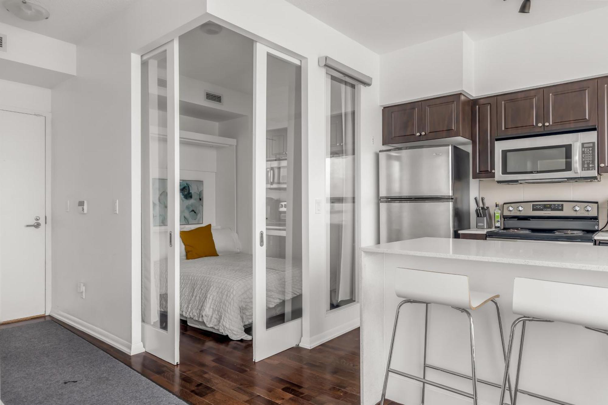 2 Bedroom Waterfront Condo Downtown W/ Free Parking تورونتو المظهر الخارجي الصورة